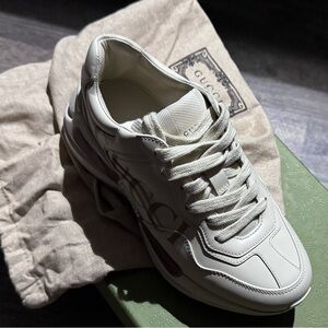 Gucci sneakers. Almost new!!